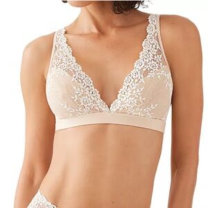 Wacoal Lace Plunge Bralette in Cream